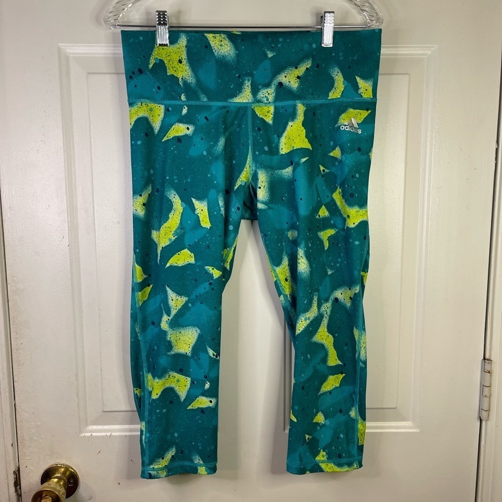 Adidas climalite‎ pattern mid rise leggings.